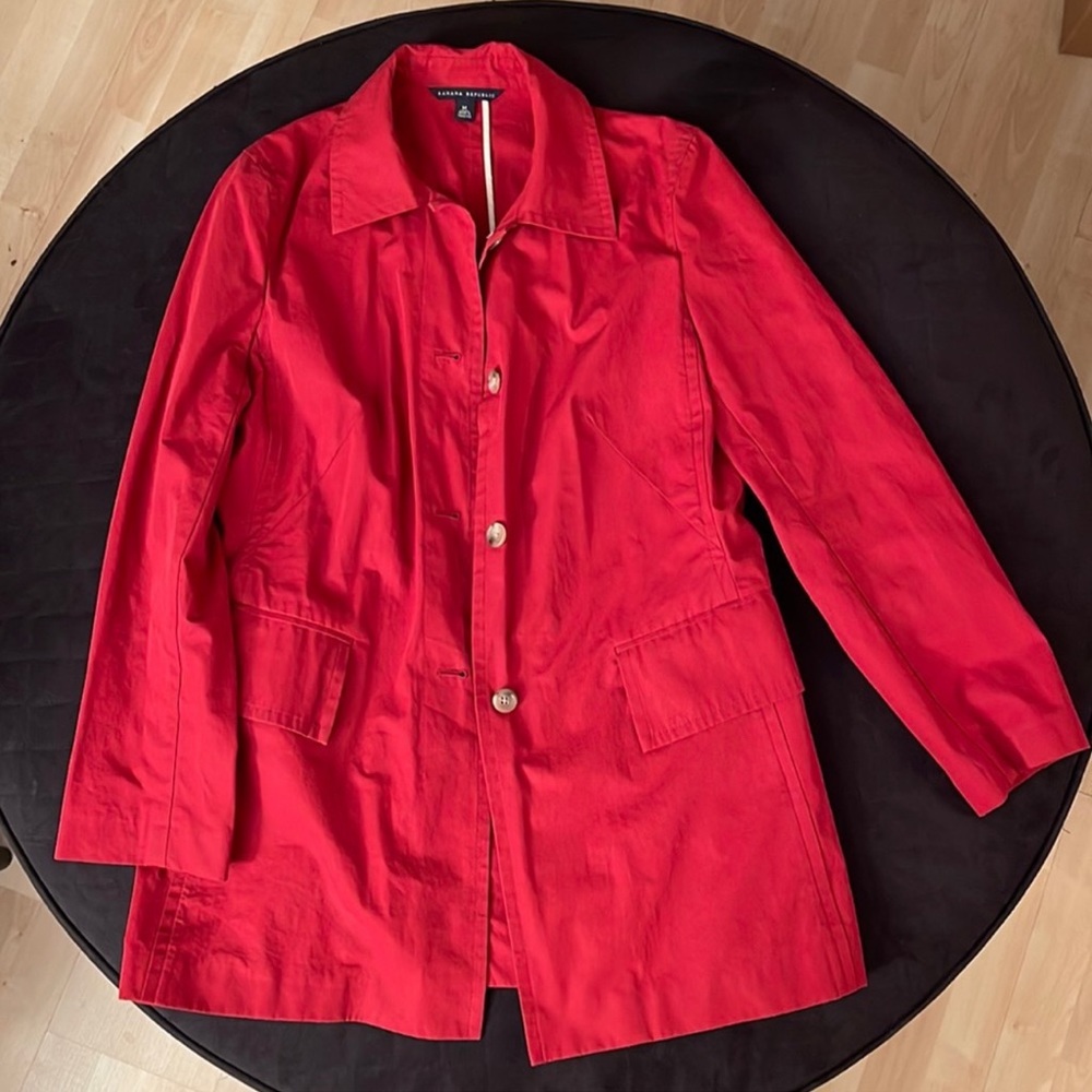 Banana Republic Red Spring 2 Pocket Coat. 4 buttons down the front for closure.
